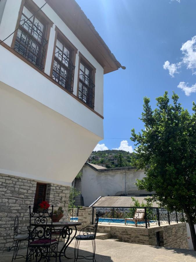 Hotel Gjirokastra 3*