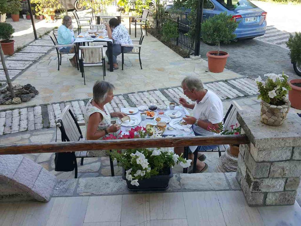Hotel Gjirokastra 3*
